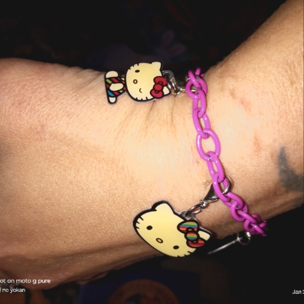 Hello Kitty Sanrio Charm It Charm bracelet